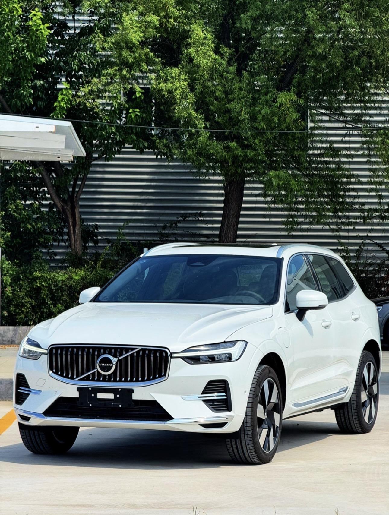 沃尔沃XC60 PHEVT8 四驱长续航智远极夜黑版展示图1