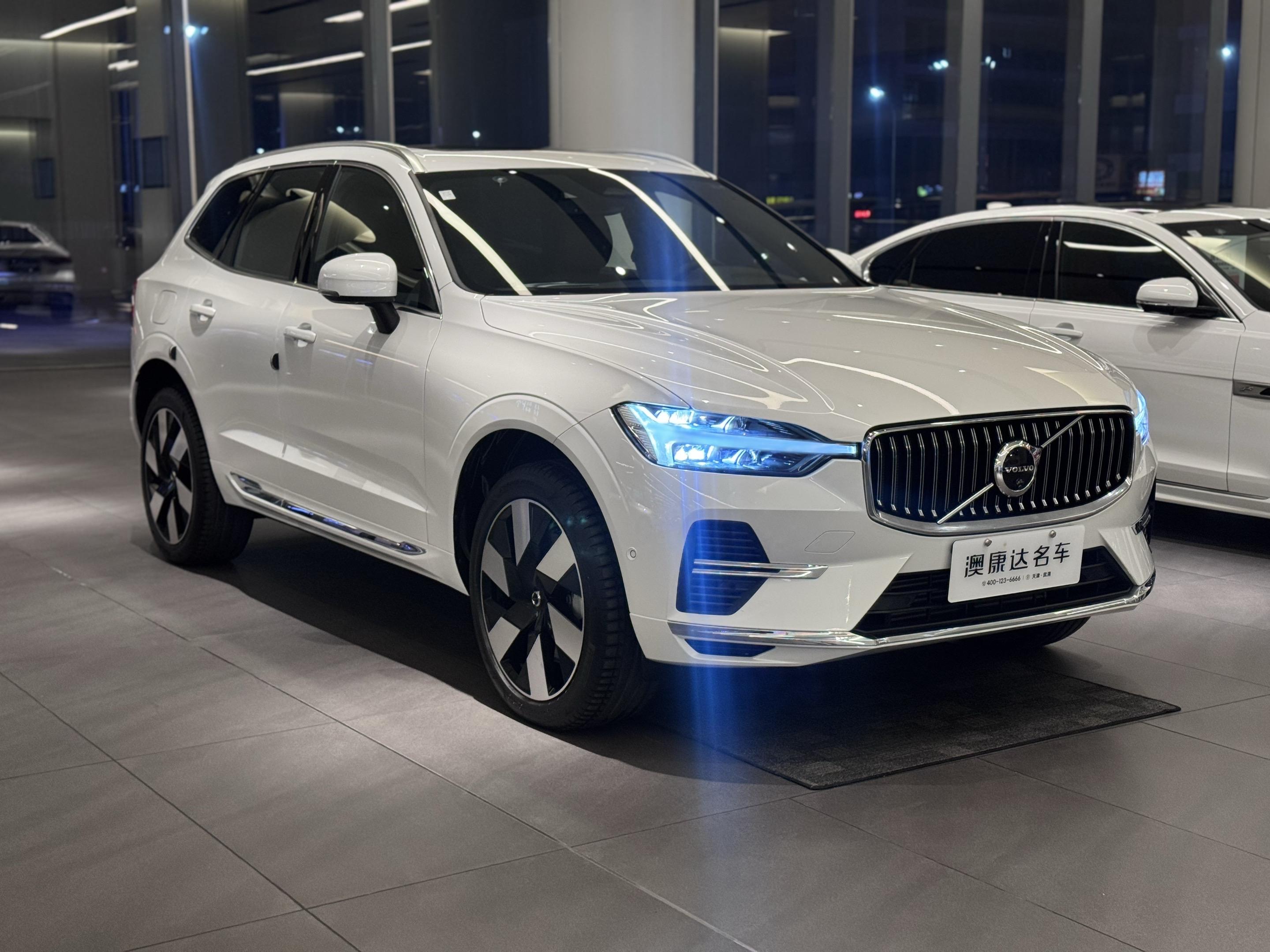 沃尔沃XC60 PHEVT8 四驱长续航智远极夜黑版展示图3