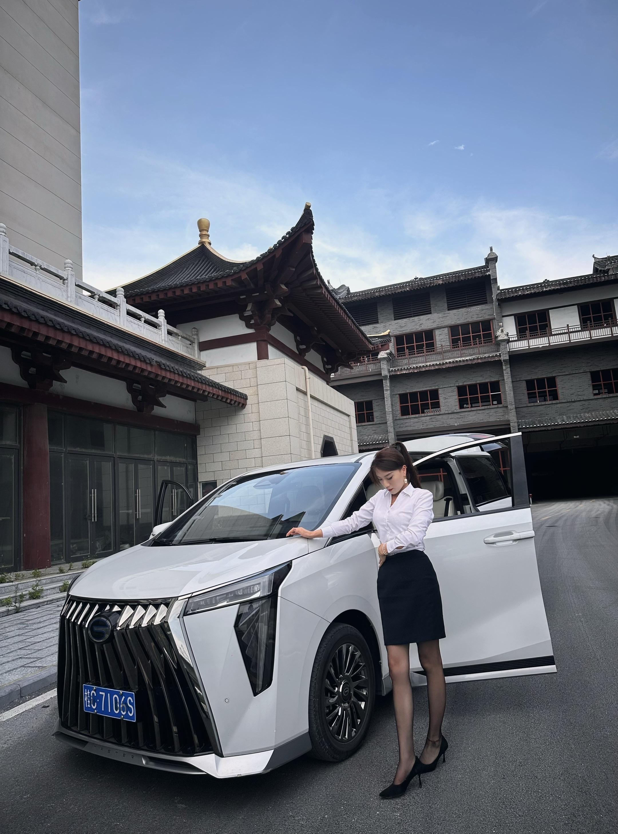 传祺M82.0T 尊享版展示图3